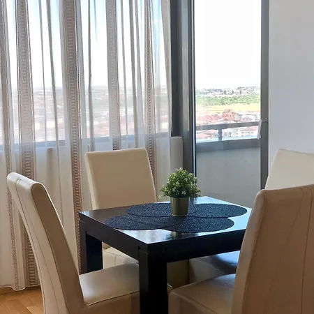 Appartement Monaco Grand By Citybookings Boekarest