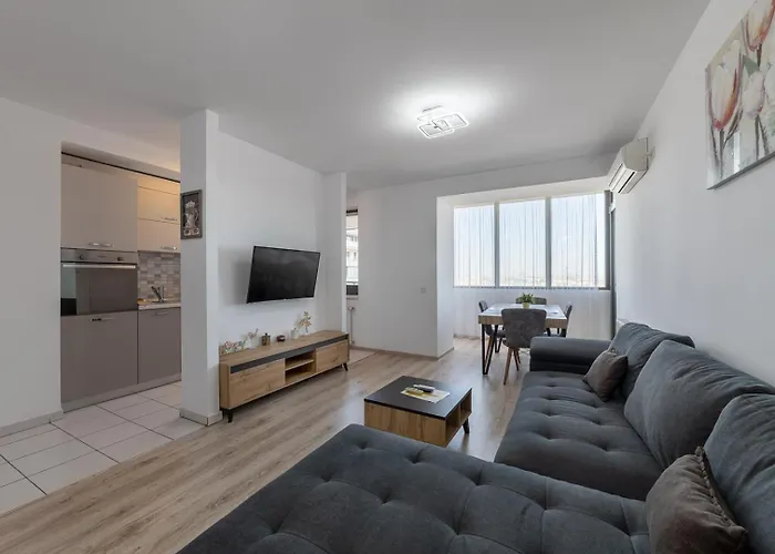 Monaco Grand By Citybookings Апартаменти