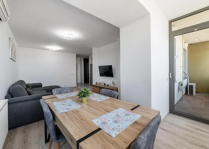 Апартаменти Monaco Grand By Citybookings *