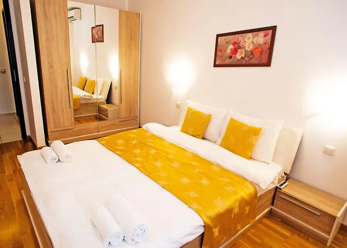 Monaco Grand By Citybookings Апартаменти Бухарест