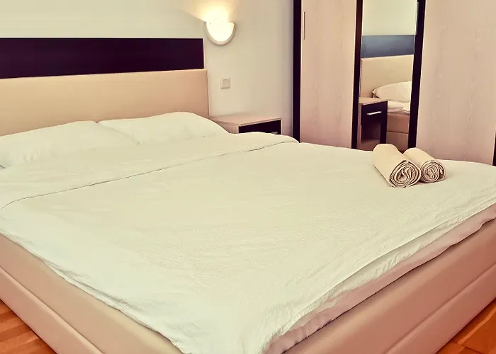 Monaco Grand By Citybookings *