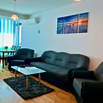 Monaco Grand By Citybookings Daire